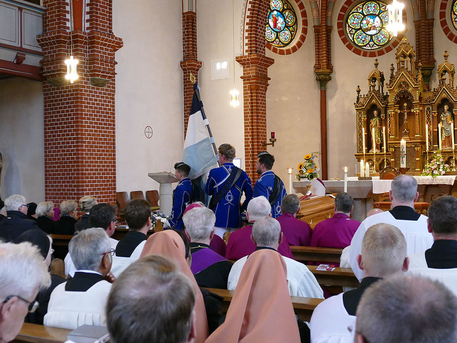 Pontifikalrequiem und Beisetzung von Weihbischof em. Johannes Kapp (Foto: Karl-Franz Thiede)